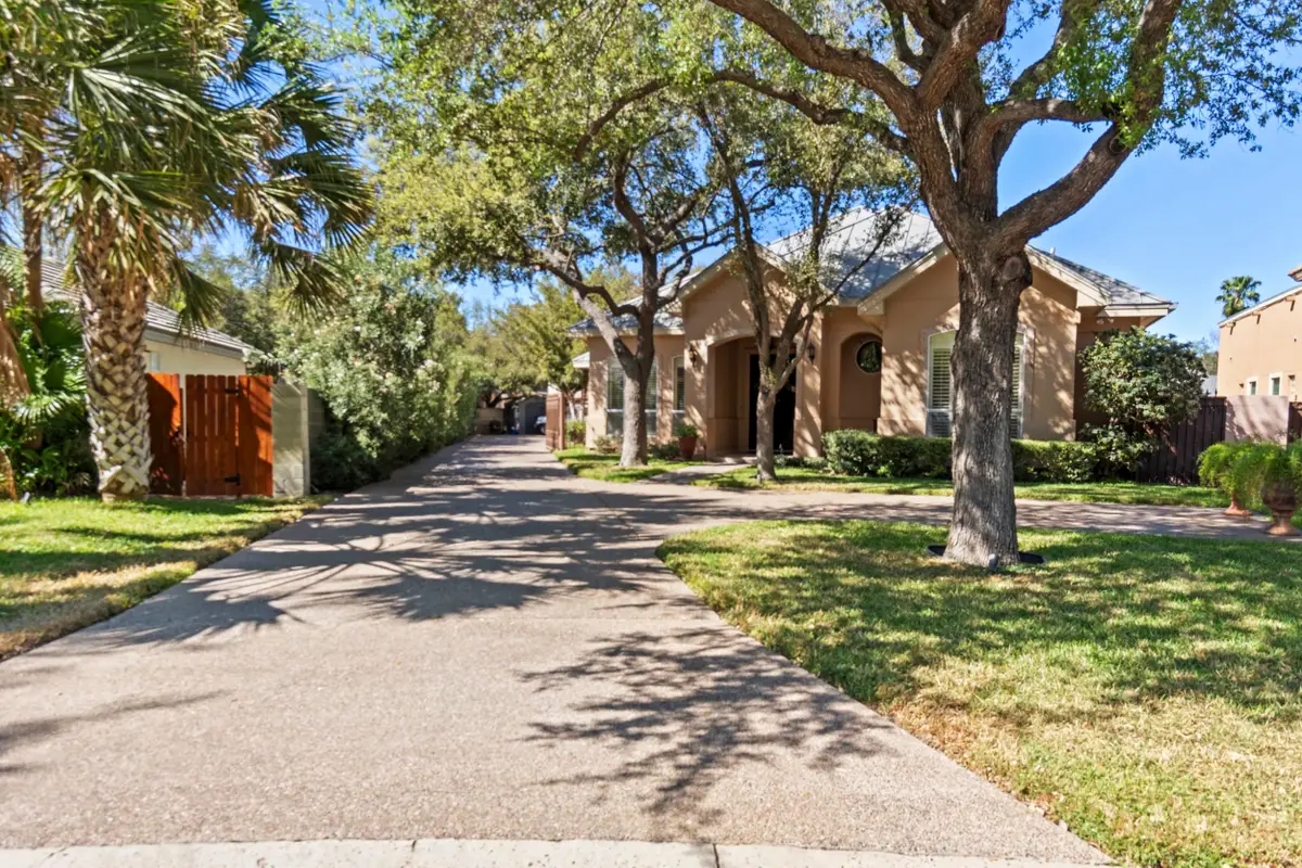 3104 FieldCrest Cir, Laredo, TX 78045-8134 - #1