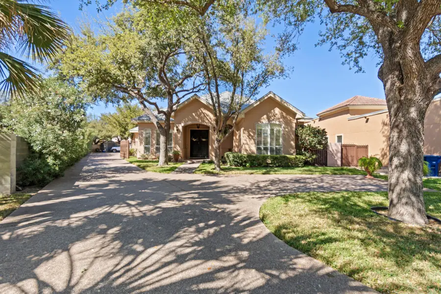 3104 FieldCrest Cir, Laredo, TX 78045-8134 - #2