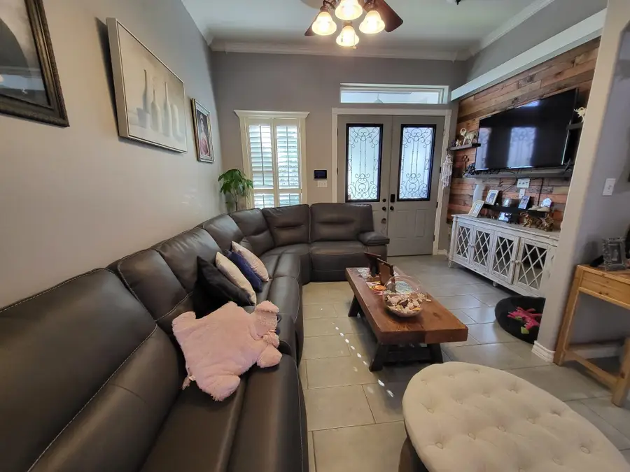 103 Otanes Ave, Laredo, TX 78046 - #3