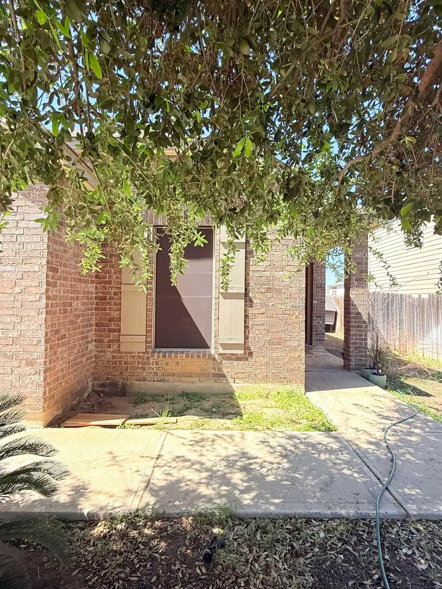 1618 Padre Island Ct, Laredo, TX 78045 - #2