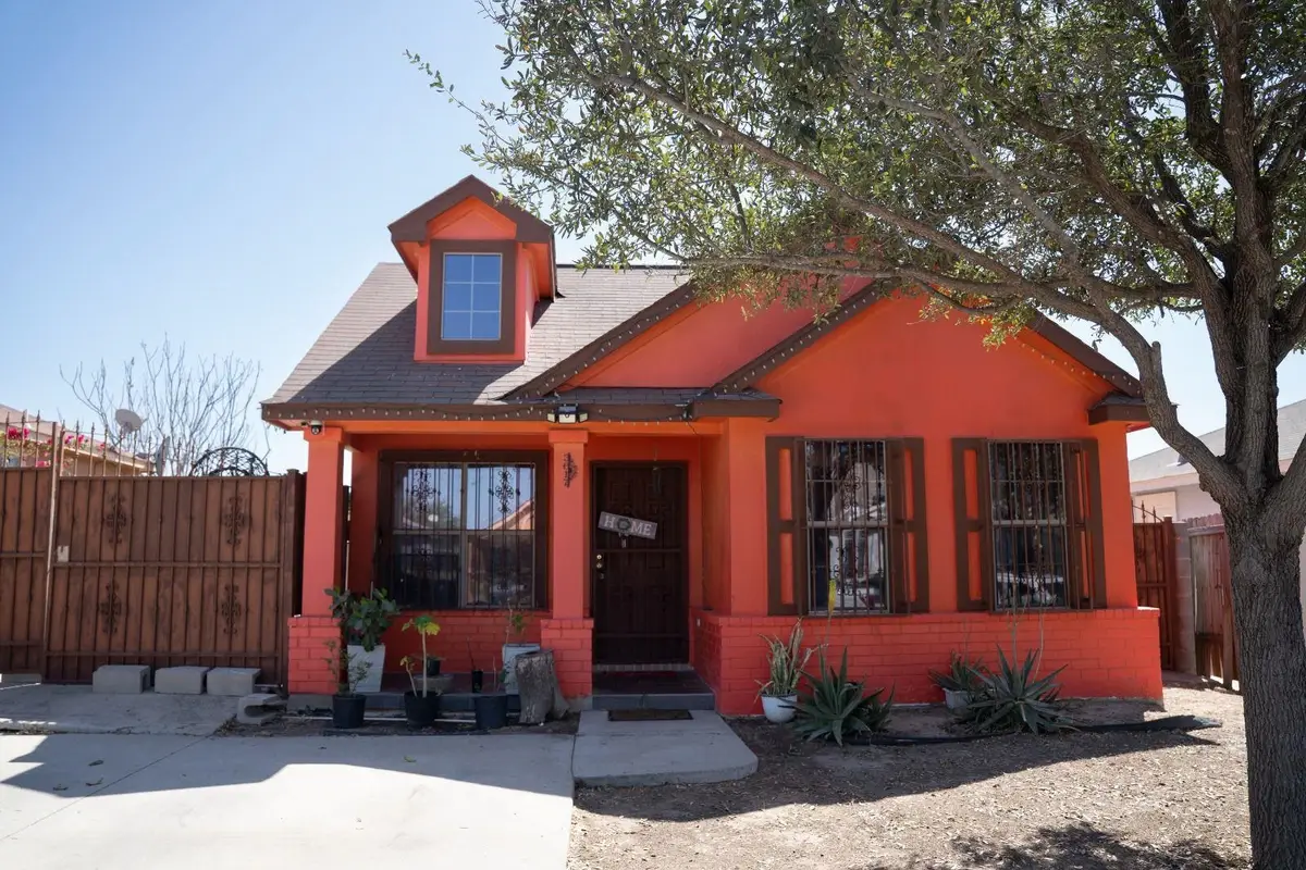 3617 Nubes Dr, Laredo, TX 78046 - #1