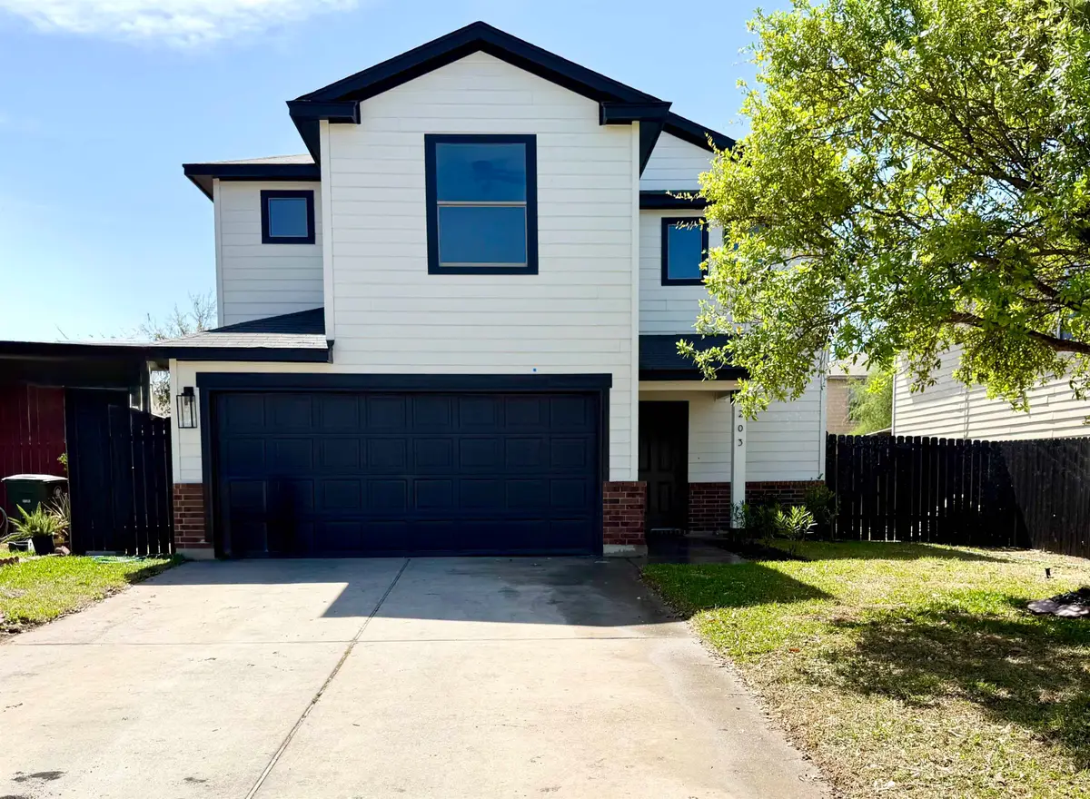 203 Red Cloud Cir, Laredo, TX 78045 - #1