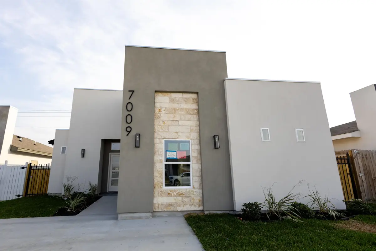 7009 Molinos Dr, Laredo, TX 78046 - #1