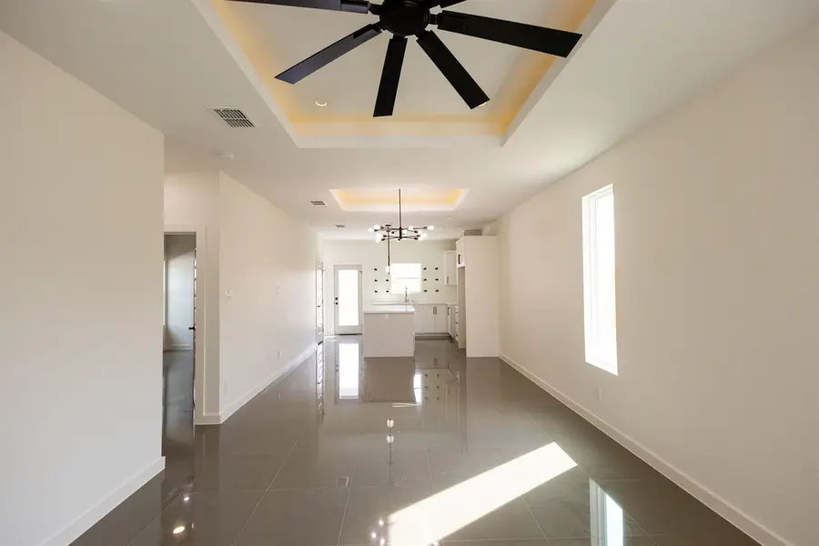 6931 Molinos Dr, Laredo, TX 78046 - #2