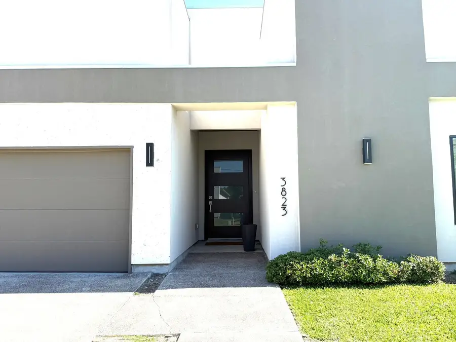 3823 Sun Valley Dr., Laredo, TX 78045 - #3
