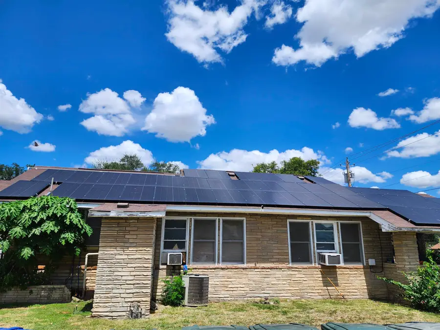 1402 Corpus Christi St, Laredo, TX 78040 - #3