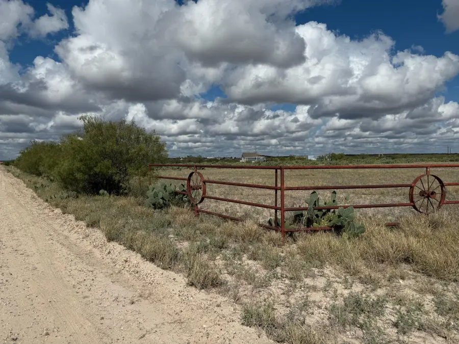 440 Norte Rd., Laredo, TX 78044 - #3