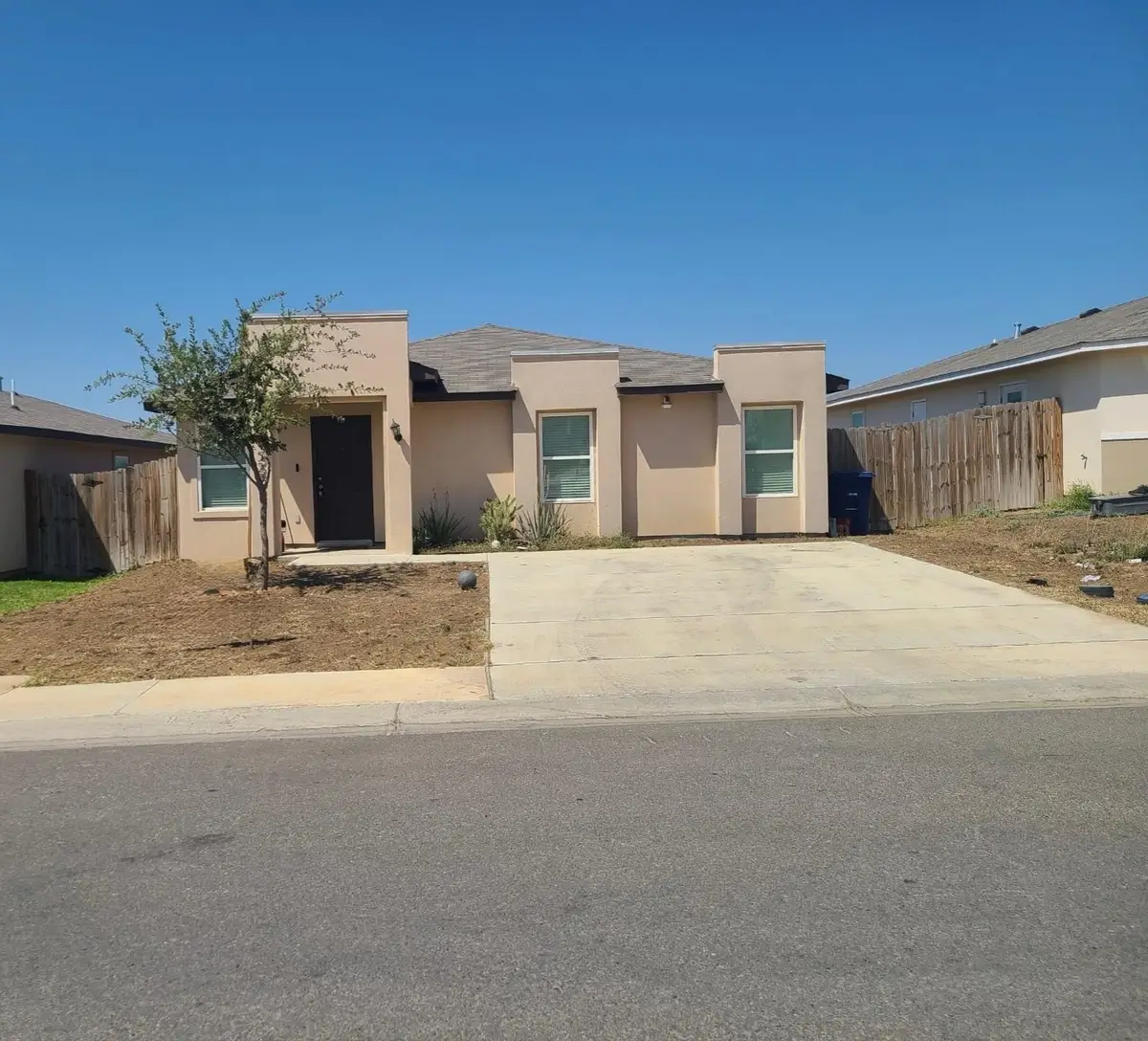 5202 Anacahuita Dr, Laredo, TX 78046 - #1