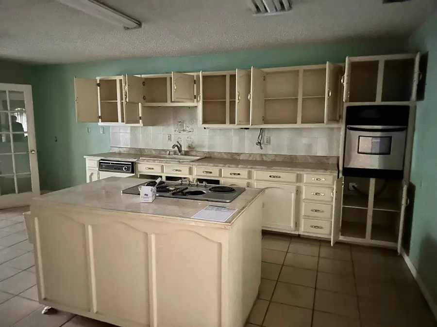 2220 E Plum St, Laredo, TX 78043 - #2