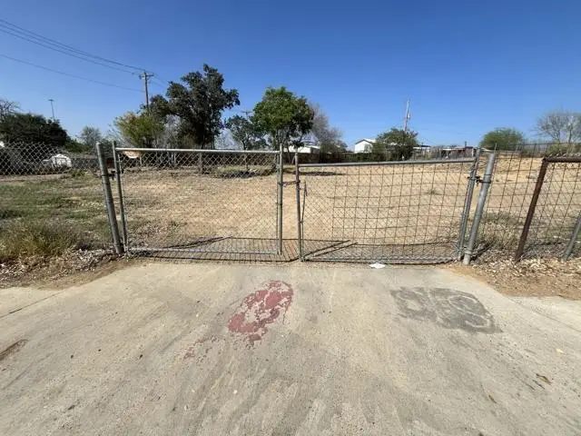 420 Hilltop Rd, Laredo, TX 78045 - #1