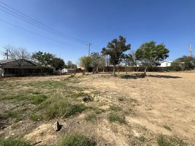 420 Hilltop Rd, Laredo, TX 78045 - #2