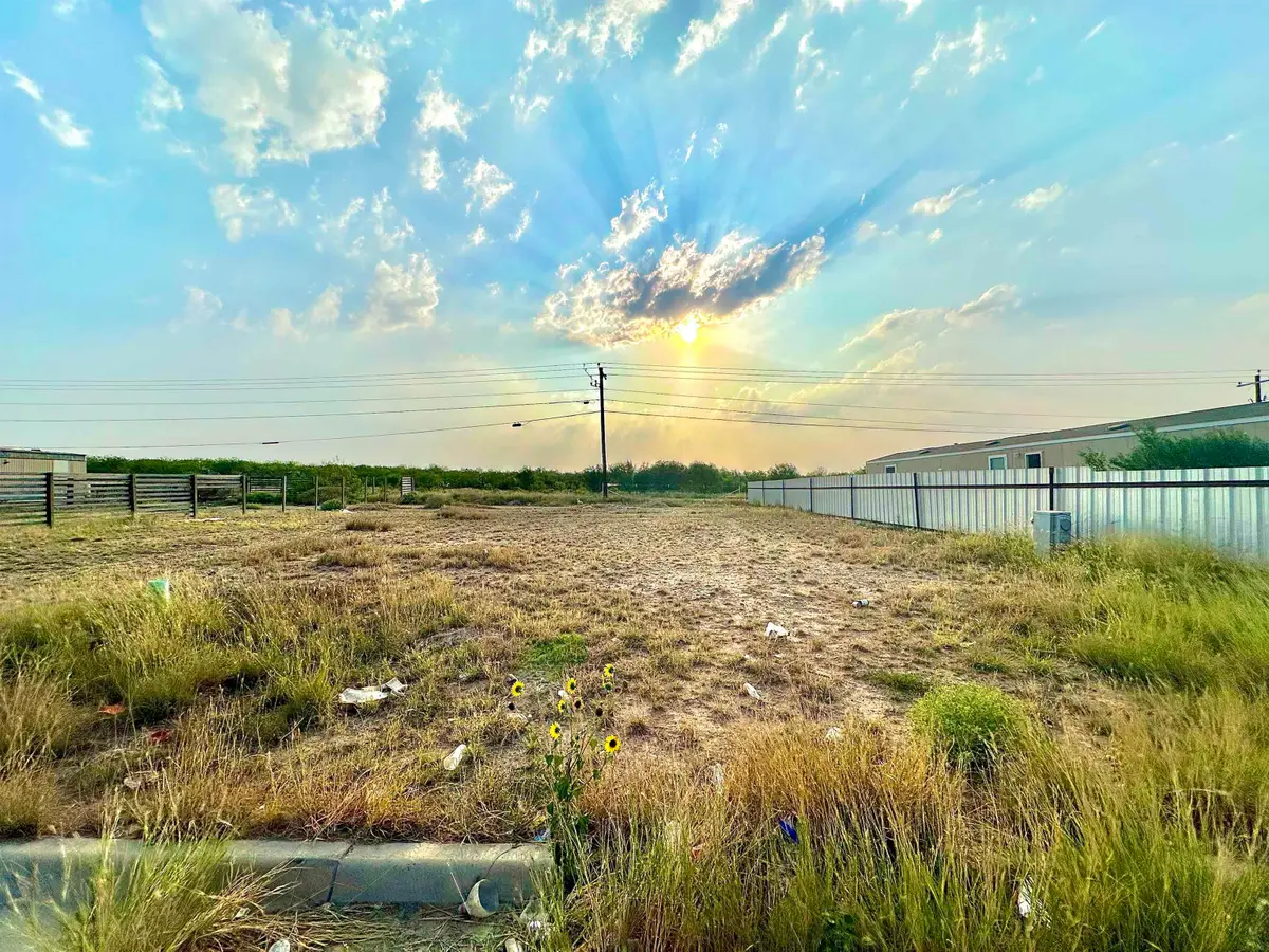 608 Palo De Rosa Loop, Laredo, TX 78043 - #1