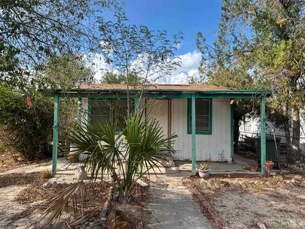 1710 Coke St, Laredo, TX 78040