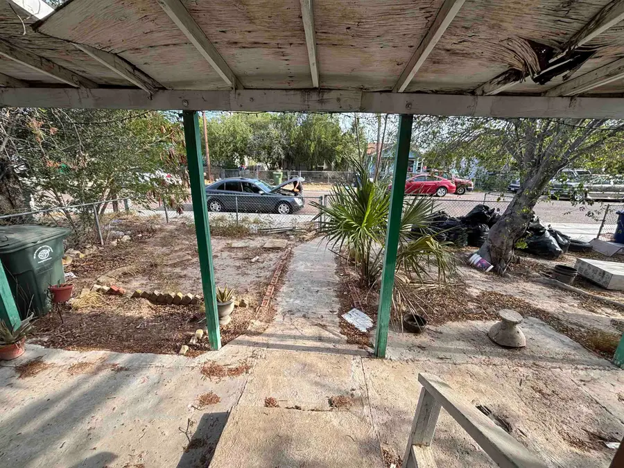 1710 Coke St, Laredo, TX 78040 - #2