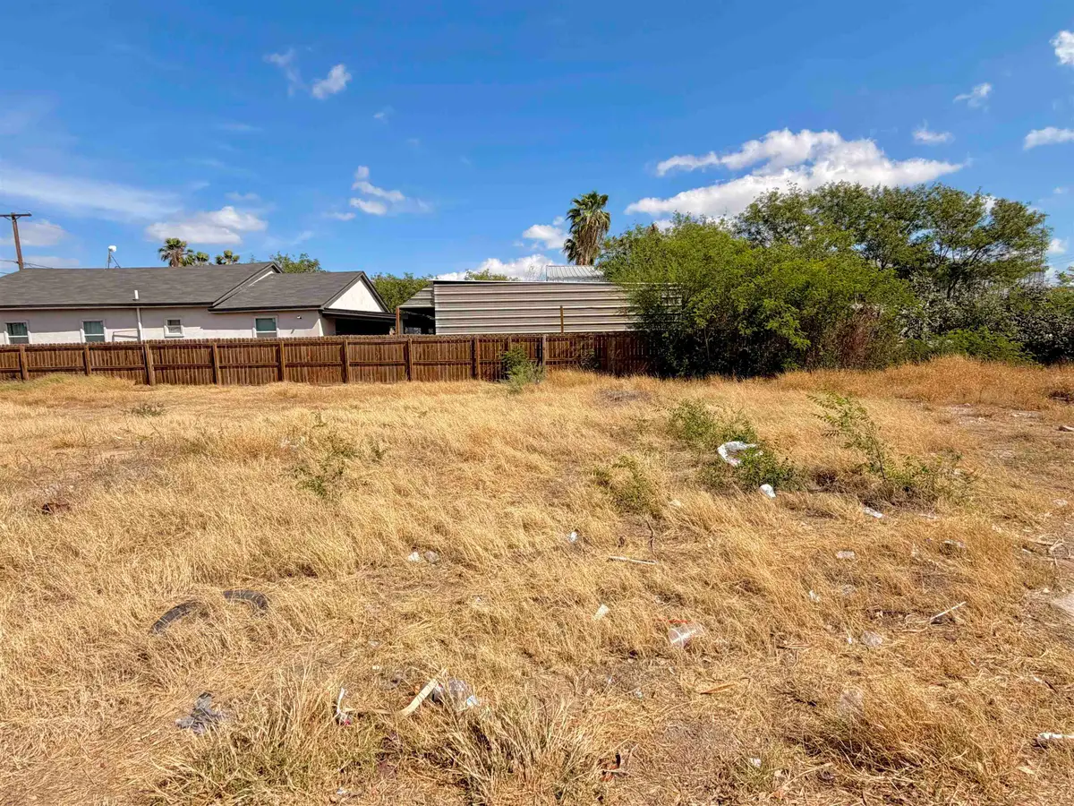 3201 San Agustin Ave, Laredo, TX 78040 - #1