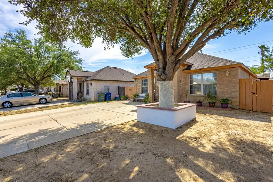 2912 Nottingham Dr, Laredo, TX 78043 - #3