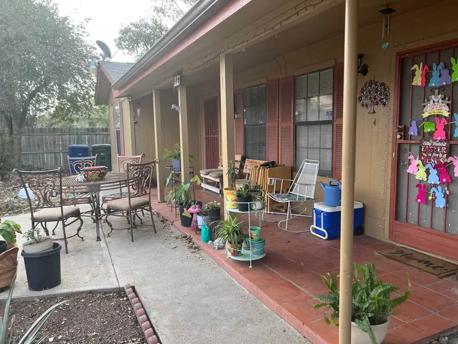 519 Laredo St, Laredo, TX 78040-2552 - #2