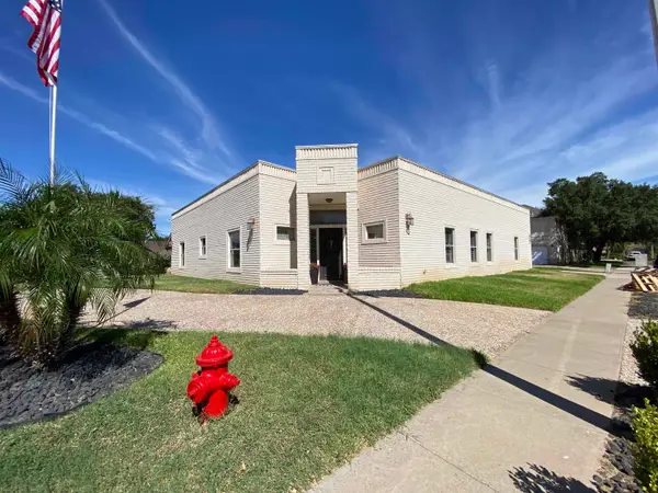 601 Marsh Ln, LAREDO, TX 78045