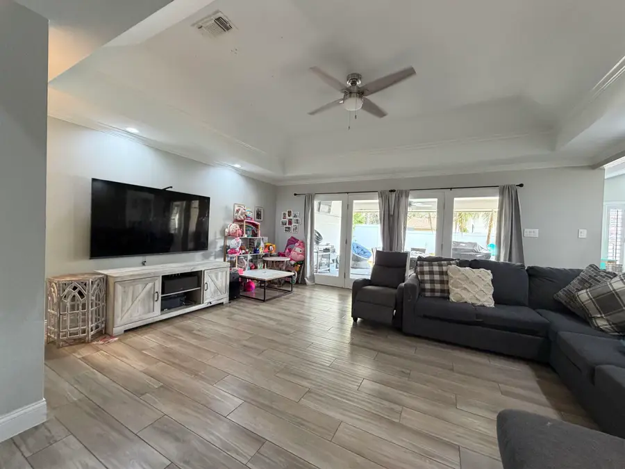 1422 Palmer Dr, Laredo, TX 78045 - #3