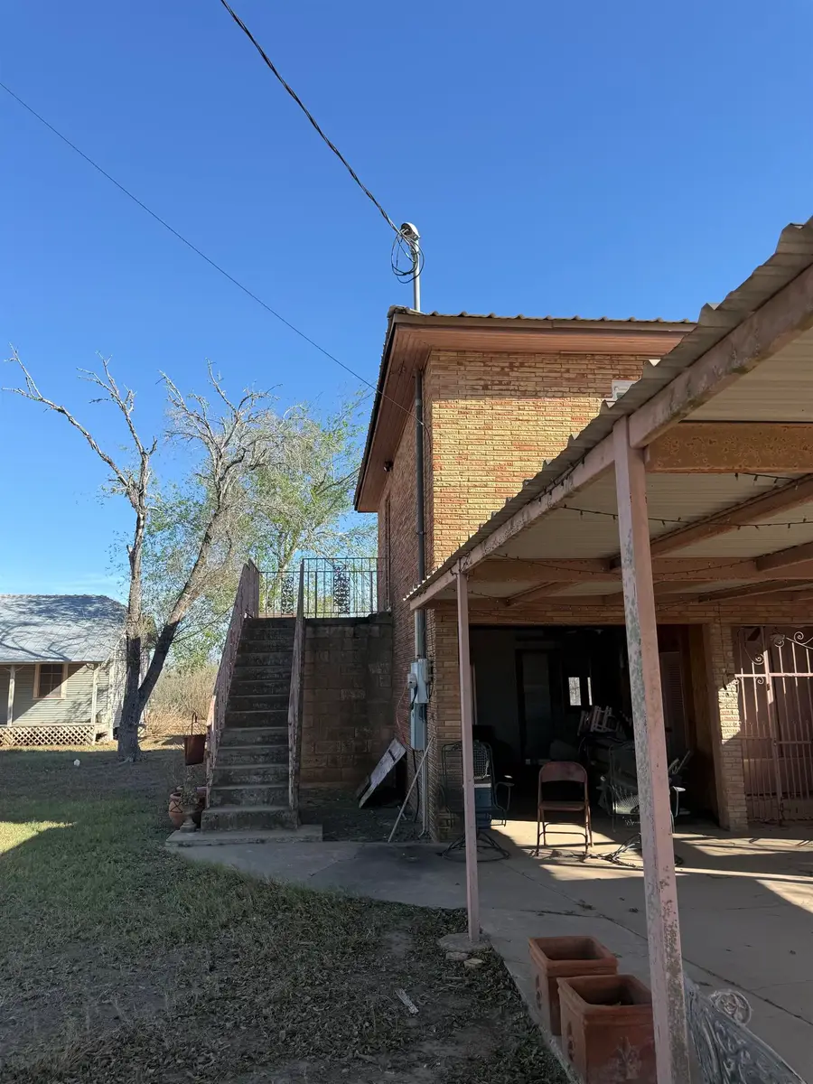 1023 Avenue G, Bruni, TX 78355 - #3