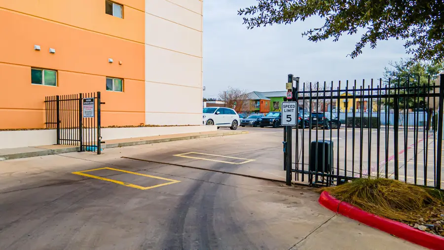 502 Shiloh Dr, Laredo, TX 78045 - #3