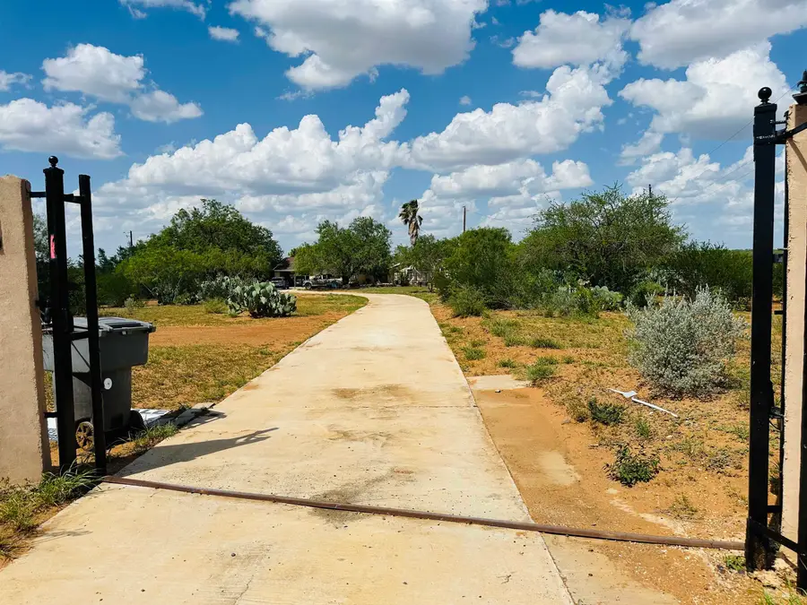 20655 U.S. Hwy 83 North, Laredo, TX 78045 - #3