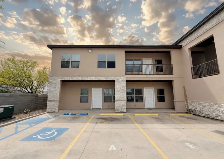5601 Cuenca Dr, Laredo, TX 78046 - #2
