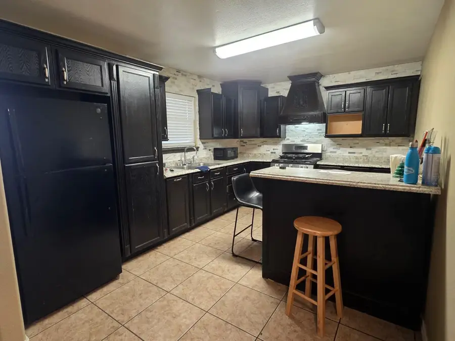 1424 Franc Cigarroa Dr, Laredo, TX 78046 - #2