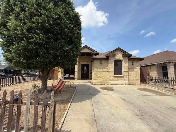 4102 Alemany St., Laredo, TX 78046