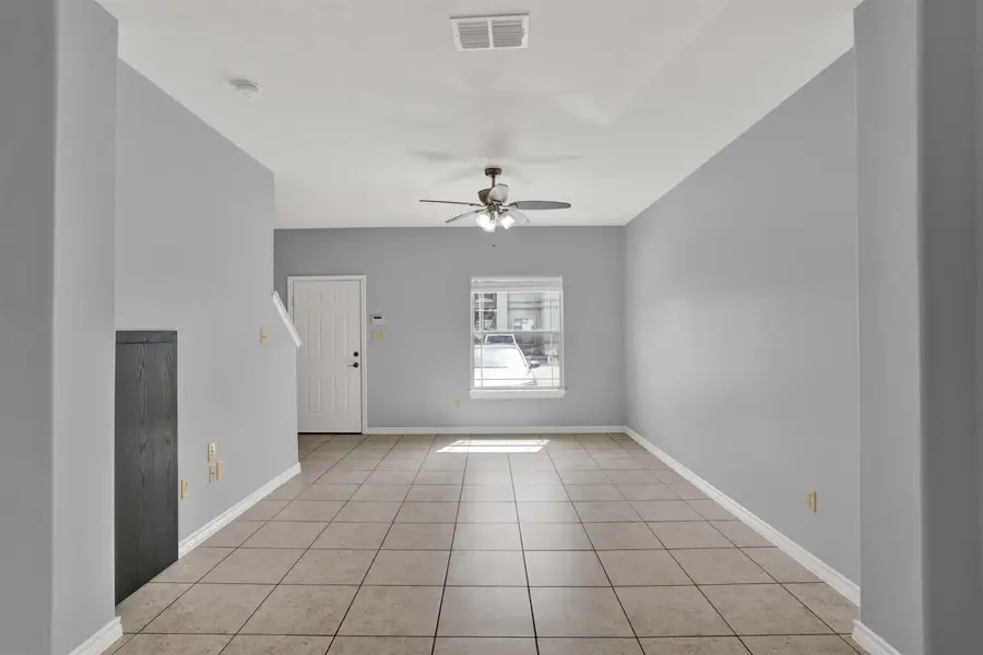 401 International Blvd, Laredo, TX 78045 - #3