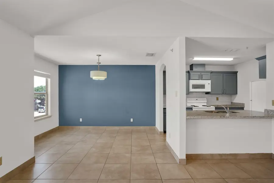 7607 King Arthurs Ct, Laredo, TX 78041 - #2