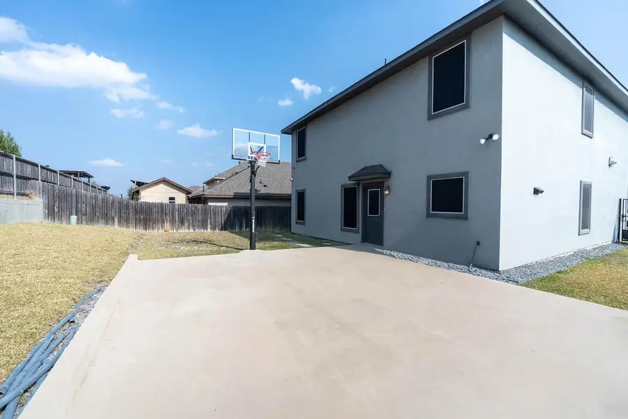 330 Altozano Dr, Laredo, TX 78045 - #3