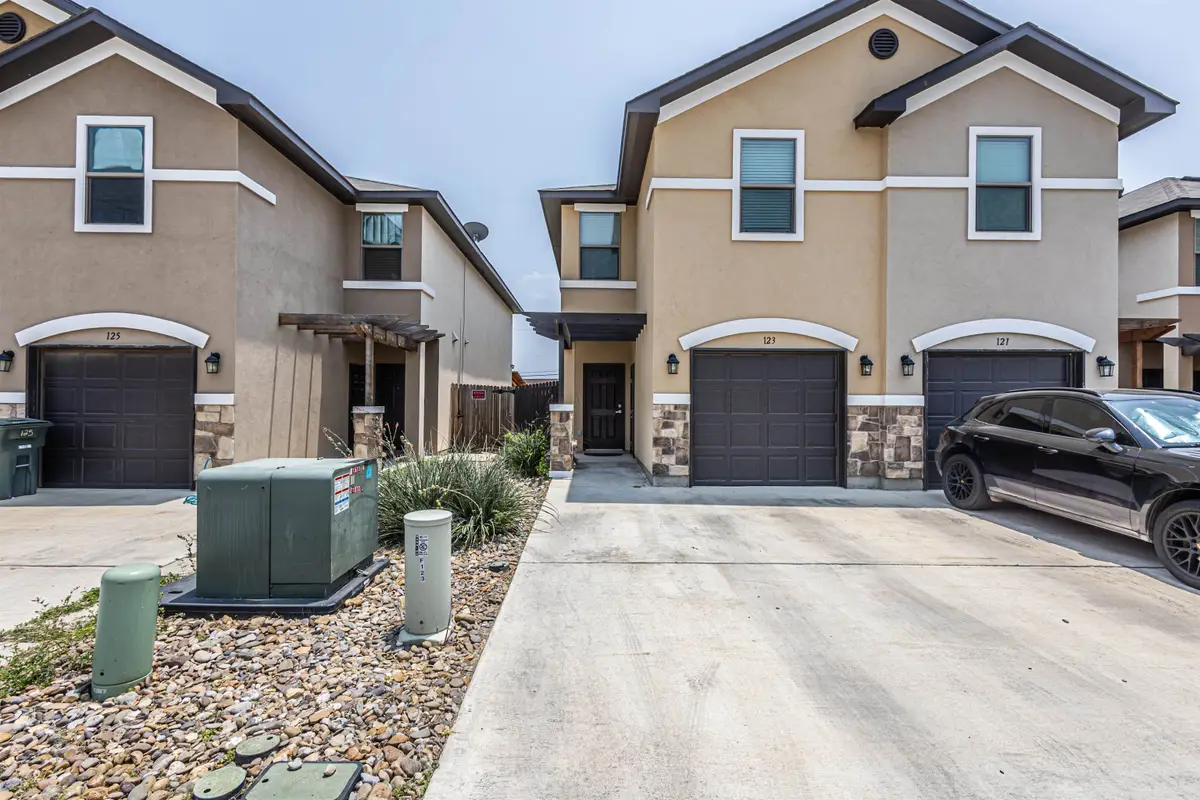 123 Niagara Dr., Laredo, TX 78045 - #1