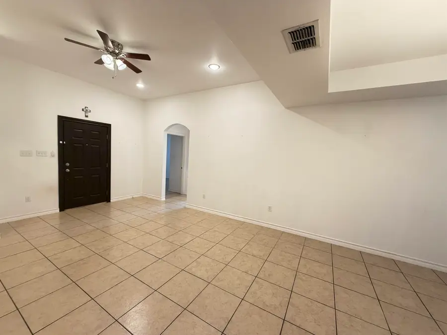 1507 Riddle Dr, Laredo, TX 78046 - #3