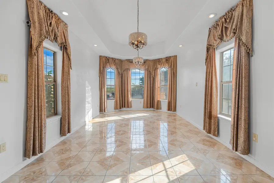 245 Lake Powell Dr, Laredo, TX 78045 - #2