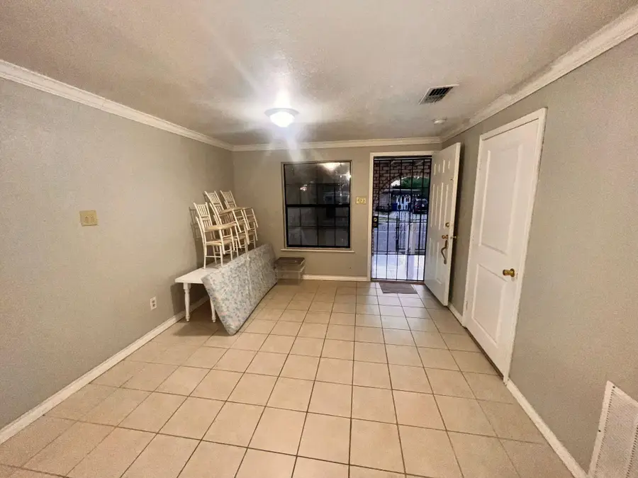 3509 Springfield Ave, Laredo, TX 78040 - #3
