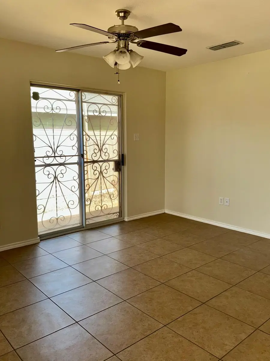 3807 Katiana Dr., Laredo, TX 78046 - #3
