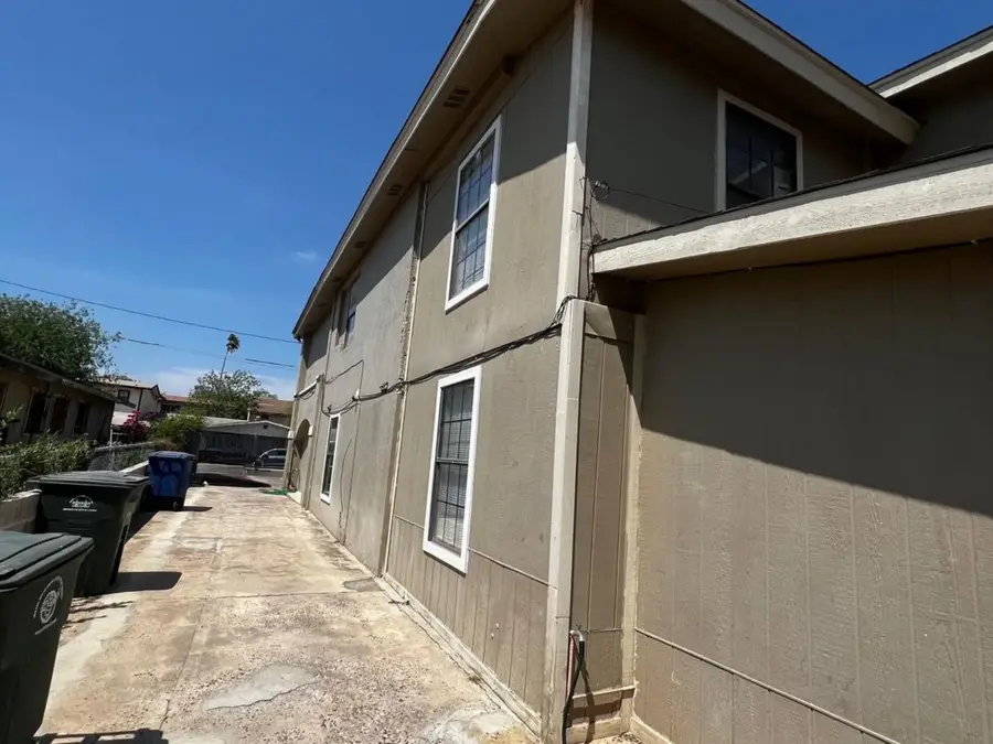 1013 N Canada Ave, Laredo, TX 78043 - #3