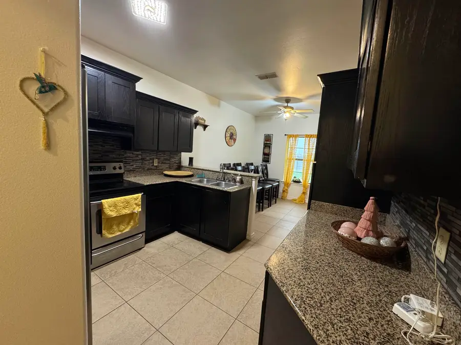 5510 Marble Falls St, Laredo, TX 78046 - #3