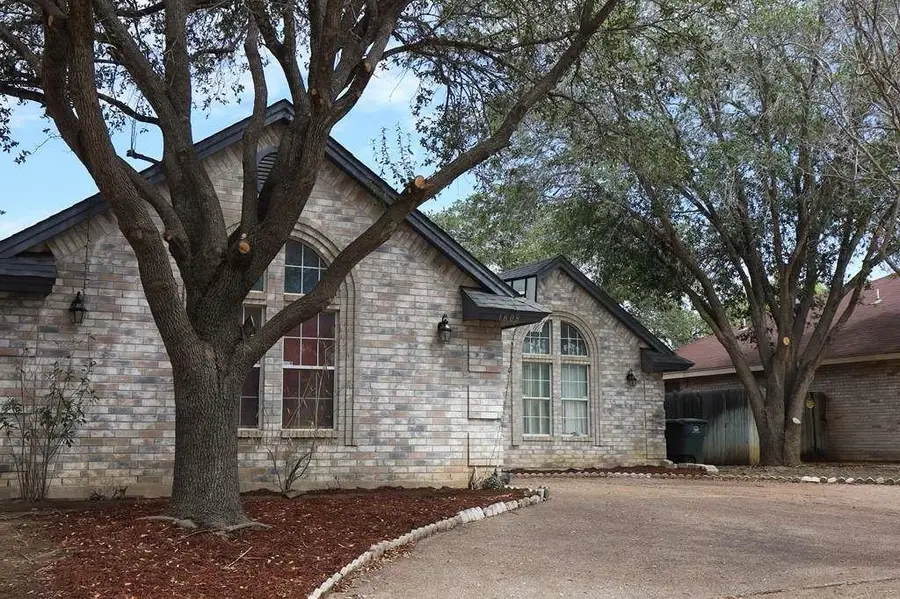 1608 Sherwood Dr, Laredo, TX 78045 - #2