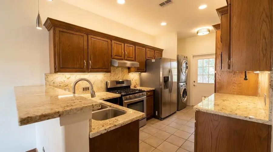 2445 Monarch Dr, Laredo, TX 78045 - #2