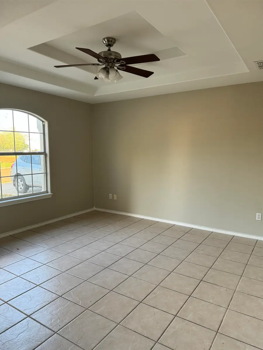 7305 A Wagner Ct, Laredo, TX 78041 - #3