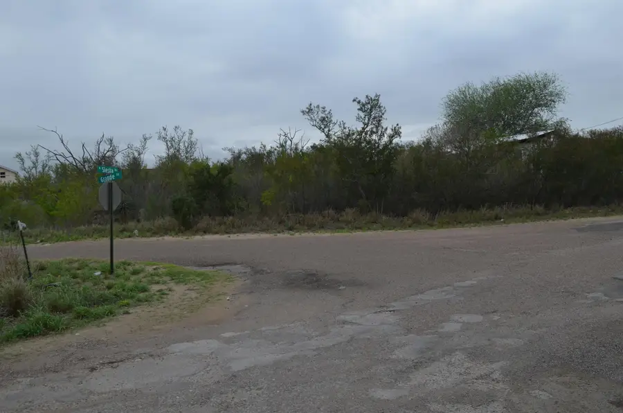 5105 Grande Lane, Zapata, TX 78076 - #2