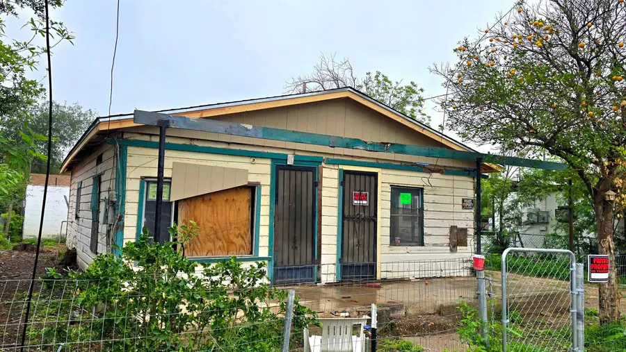 410 E Eistetter St, Laredo, TX 78041 - #3