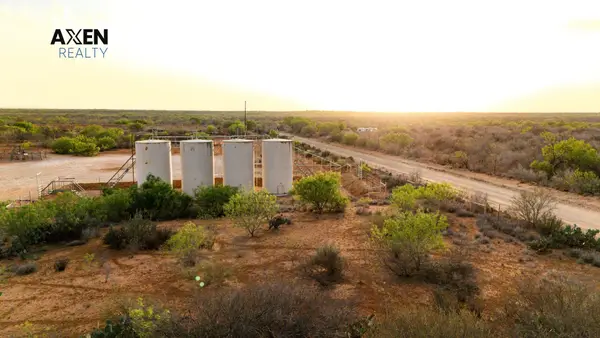 6252 US Highway 83, laredo, TX 78045