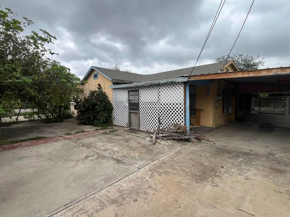3505 Santa Maria Ave, Laredo, TX 78041 - #1
