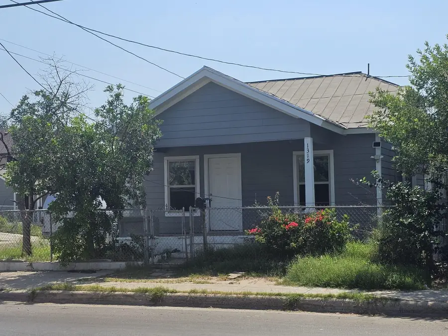 1319 Santa Maria Ave, Laredo, TX 78040 - #2