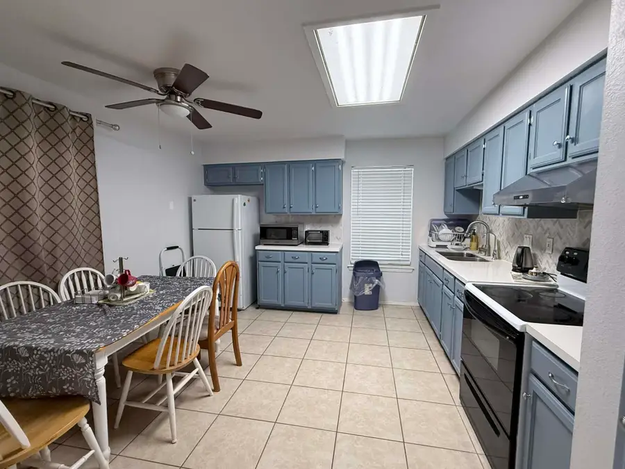 1709 Kingwood Dr, Laredo, TX 78045 - #3