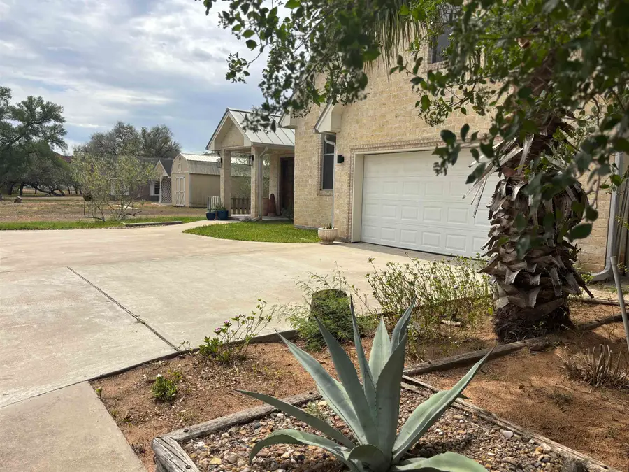 809 North Oscar, Hebbronville, TX 78361 - #3