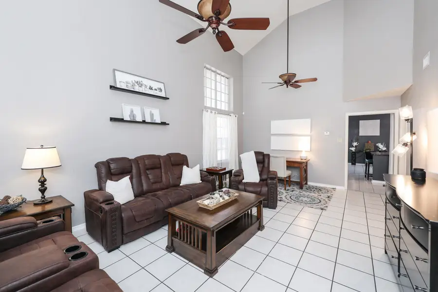 9002 Cornell Dr, Laredo, TX 78045 - #2